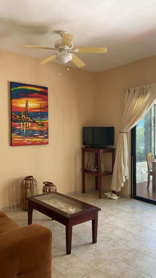 Beachfront Apartment With Swimming Pool. One Bedroom Celestun Exterior foto